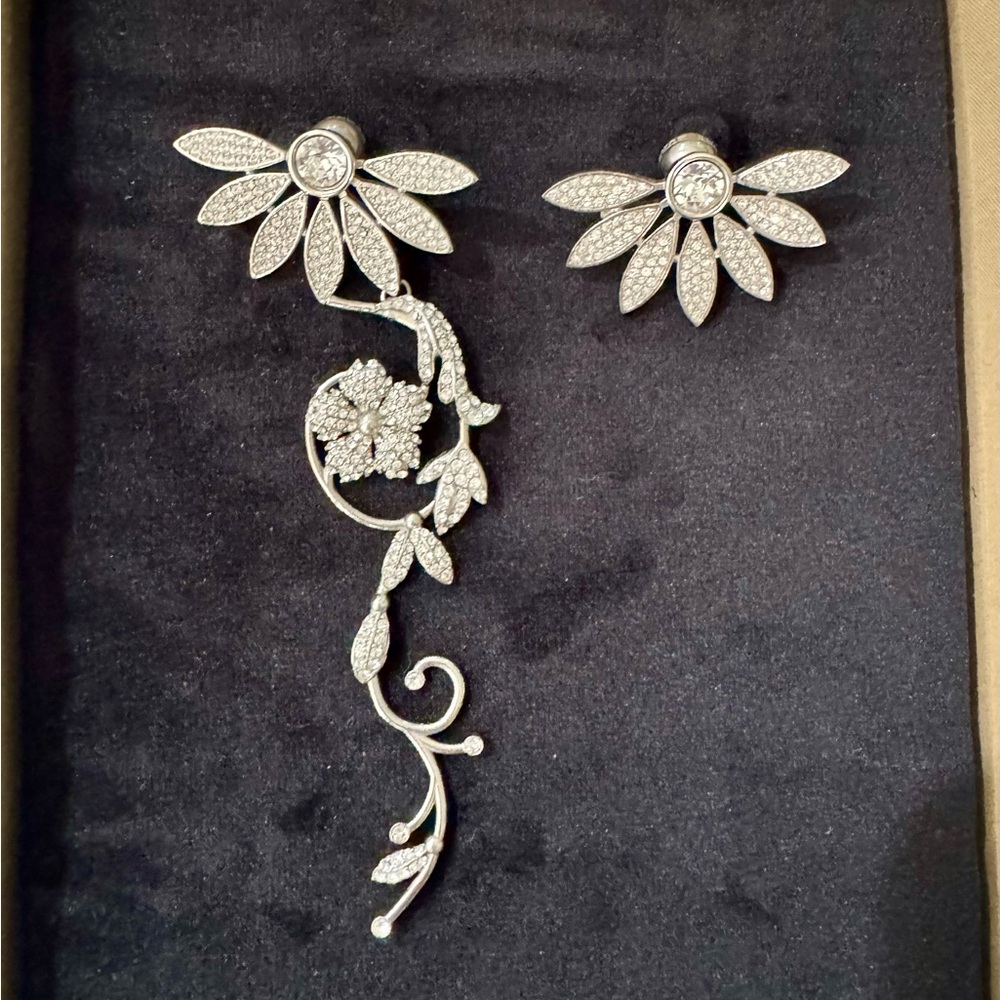 Burberry Silver Daisy Drop Earrings - Gently used with tags
